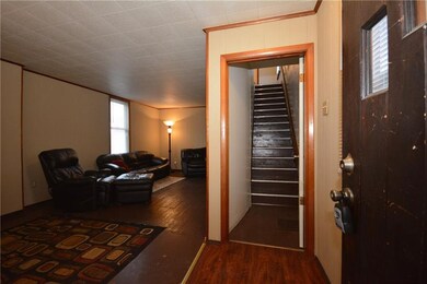 Livingroom from entrance