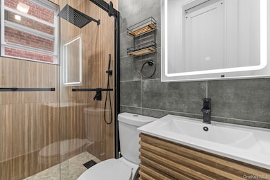 110 Walnut St, Forest Hills, NY 11375 - photo 2