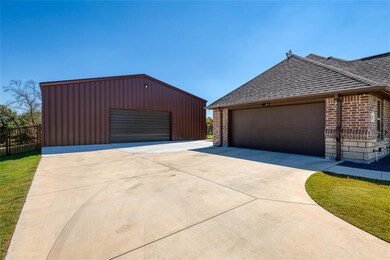 228 Scenic Wood Dr, Azle, TX 76020 - photo 3