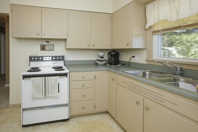 664 melrose st-106