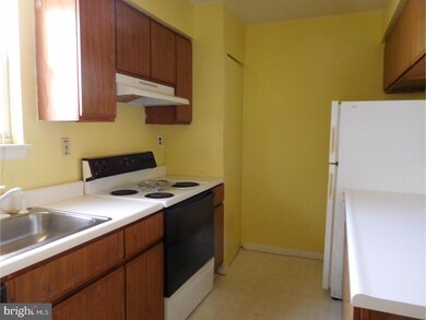 1308 Fairbourne Ct unit 1308, Lansdale, PA 19446 - photo 4