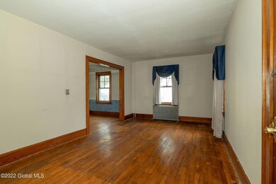 5-web-or-mls-184ElmSt-5