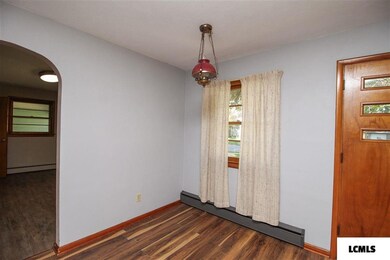 609 N Sherman St, Lincoln, IL 62656 - photo 5