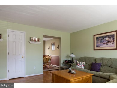 114 Westminster Ct, Harleysville, PA 19438 - photo 6