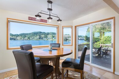 Lake Front Dining