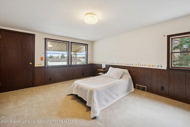 12-607-E-King-St-Corunna-MI-48817-Window