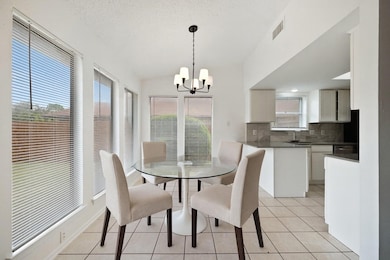 2813 Raintree Dr, Plano, TX 75074 - photo 4