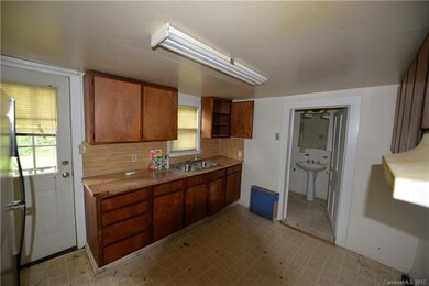 914 8th St, Statesville, NC 28677 - photo 6