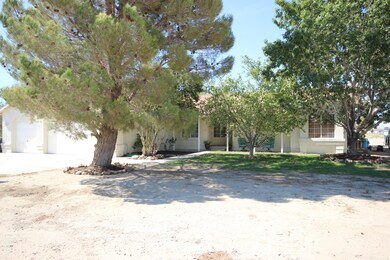 5595 Charan Rd, Rosamond, CA 93560 - photo 2