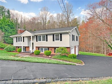 10 Wondu View Ct, Asheville, NC 28806 - photo 2