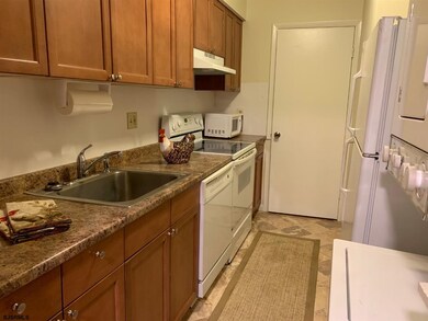 107 Vail Ct unit 17G, Mays Landing, NJ 08330 - photo 2