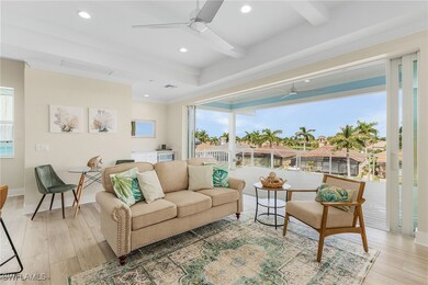 Living room with plenty of natural light, ceiling