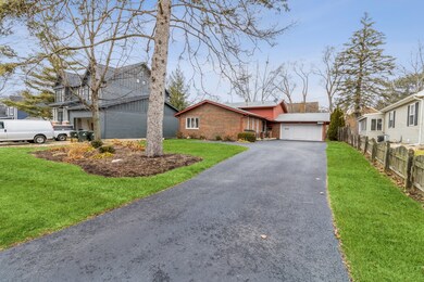 633 E 8th Ave, Naperville, IL 60563 - photo 2