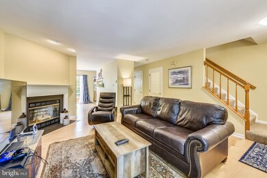 45574 Whitcomb Square, Sterling, VA 20166 - photo 3