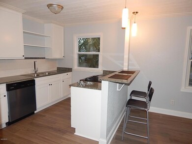 Kitchen Dining area