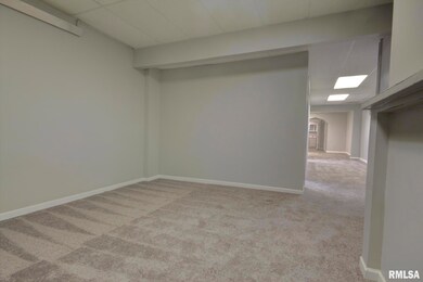 1102 15th Ave unit 1102 1/2, 1104, 1104, East Moline, IL 61244 - photo 3