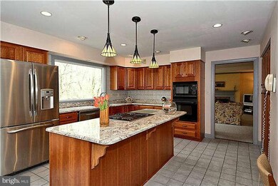 22113 Creekview Dr, Gaithersburg, MD 20882 - photo 3