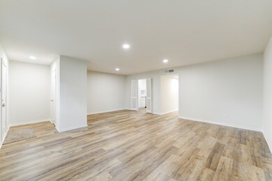 10313 Longmont Dr unit 37, Houston, TX 77042 - photo 7