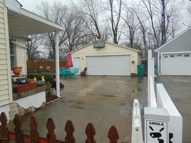 9234 Vevey Rd, Louisville, KY 40291 - photo 6