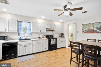 11235 Beach Rd, White Marsh, MD 21162 - photo 7