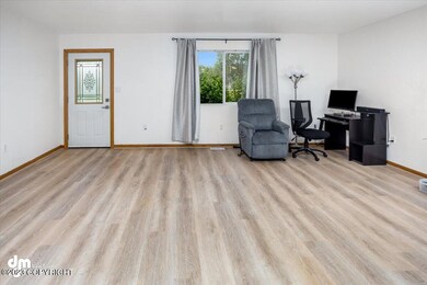 04-Living Room_IMG_6645-Edit