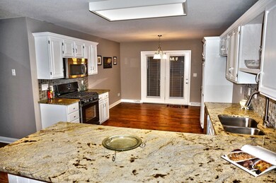Kitchen 1.jpg