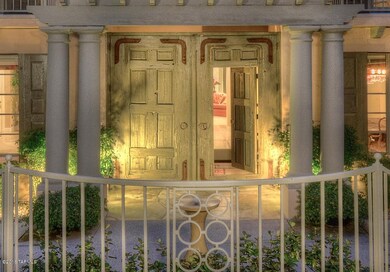 Zaguan Entry