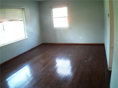 712 W Northrup St, Lansing, MI 48911 - photo 2