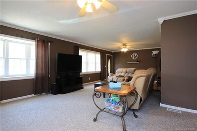 Bright and cheerful Great Room with tons of natura
