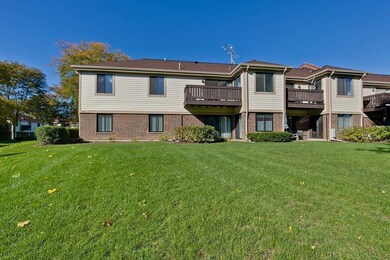 867 E Carriage Ln unit 8, Palatine, IL 60074 - photo 2