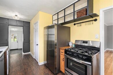 303 Virginia Ave, Des Moines, IA 50315 - photo 6