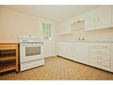 Kitchen. Free Standing Cottage
