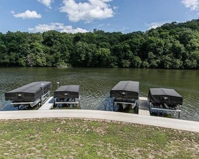 20687 Kayak Ct, Manchester, IA 52057 - photo 2