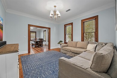 1026 Columbia St, Houston, TX 77008 - photo 4