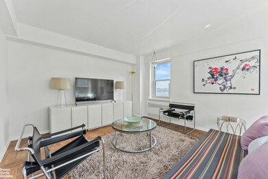 Schwab House unit 15TW, New York, NY 10023 - photo 5
