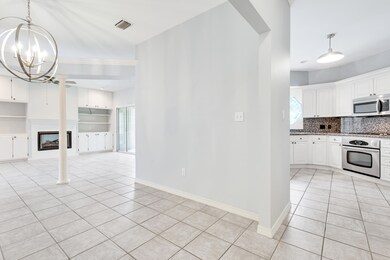 Dining Area & Kitchen