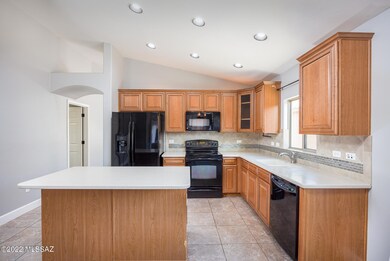Breakfast Bar and Matching Appliances