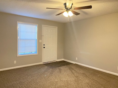 421 Alma Ln unit B, Clarksville, TN 37043 - photo 2