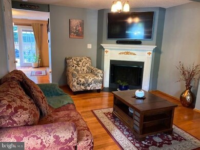 10 Aspen Ct, Monmouth Junction, NJ 08852 - photo 4