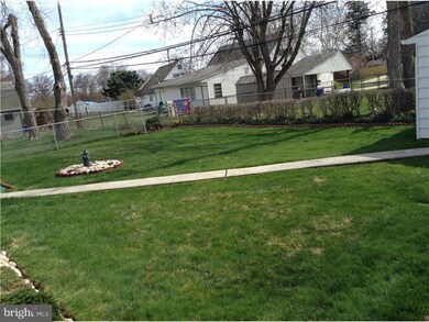 17 Azalea Ln, Levittown, PA 19055 - photo 3