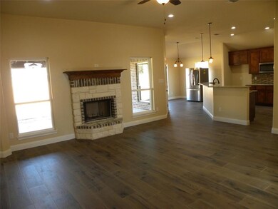901 E 5th St, Springtown, TX 76082 - photo 5