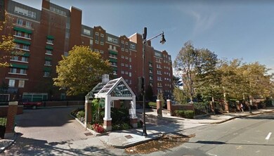 Thomas Graves Landing unit PH8, Cambridge, MA 02141 - photo 2