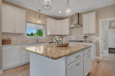 402 Filipp Ln, Lake Saint Louis, MO 63367 - photo 3