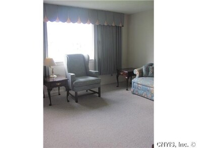 Living Room. Ideal for entertaining.