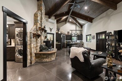 335 Brown Rd E, Chehalis, WA 98532 - photo 3