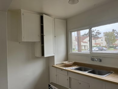 1090 Kitchen