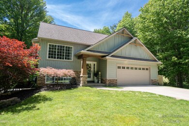5453 Hidden Acres Ct, Holland, MI 49424-