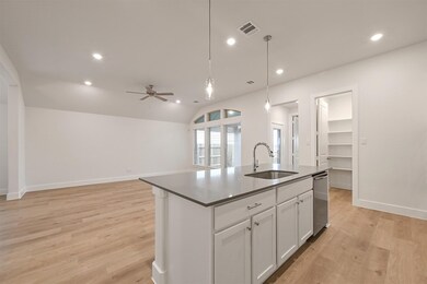 1536 Apache Heights Dr, Dayton, TX 77535 - photo 7