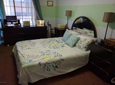 37 Vaughan bedroom master