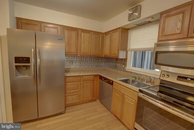 6201 Somerset St, Harrisburg, PA 17111 - photo 5